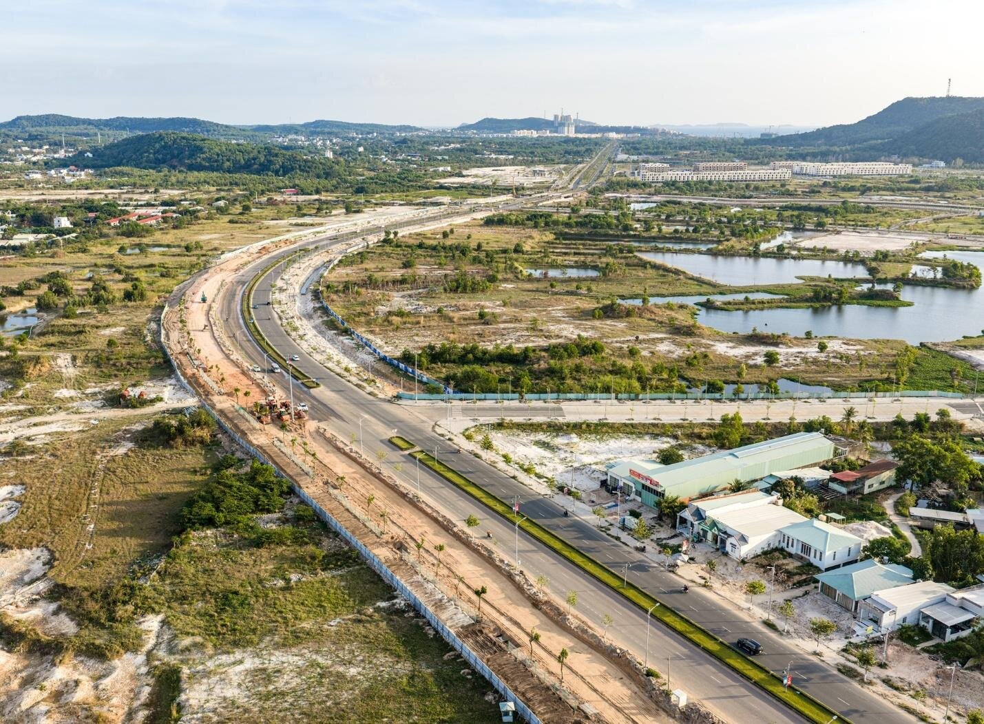 Ai đứng sau loạt dự án giao thông nghìn tỷ khắp Việt Nam, nối từ mặt đất đến bầu trời