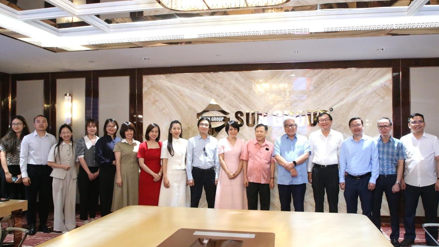 Hội đồng Giám khảo Chung khảo Giải thưởng Quốc gia Bất động sản Việt Nam lần thứ II làm việc với Sun Property