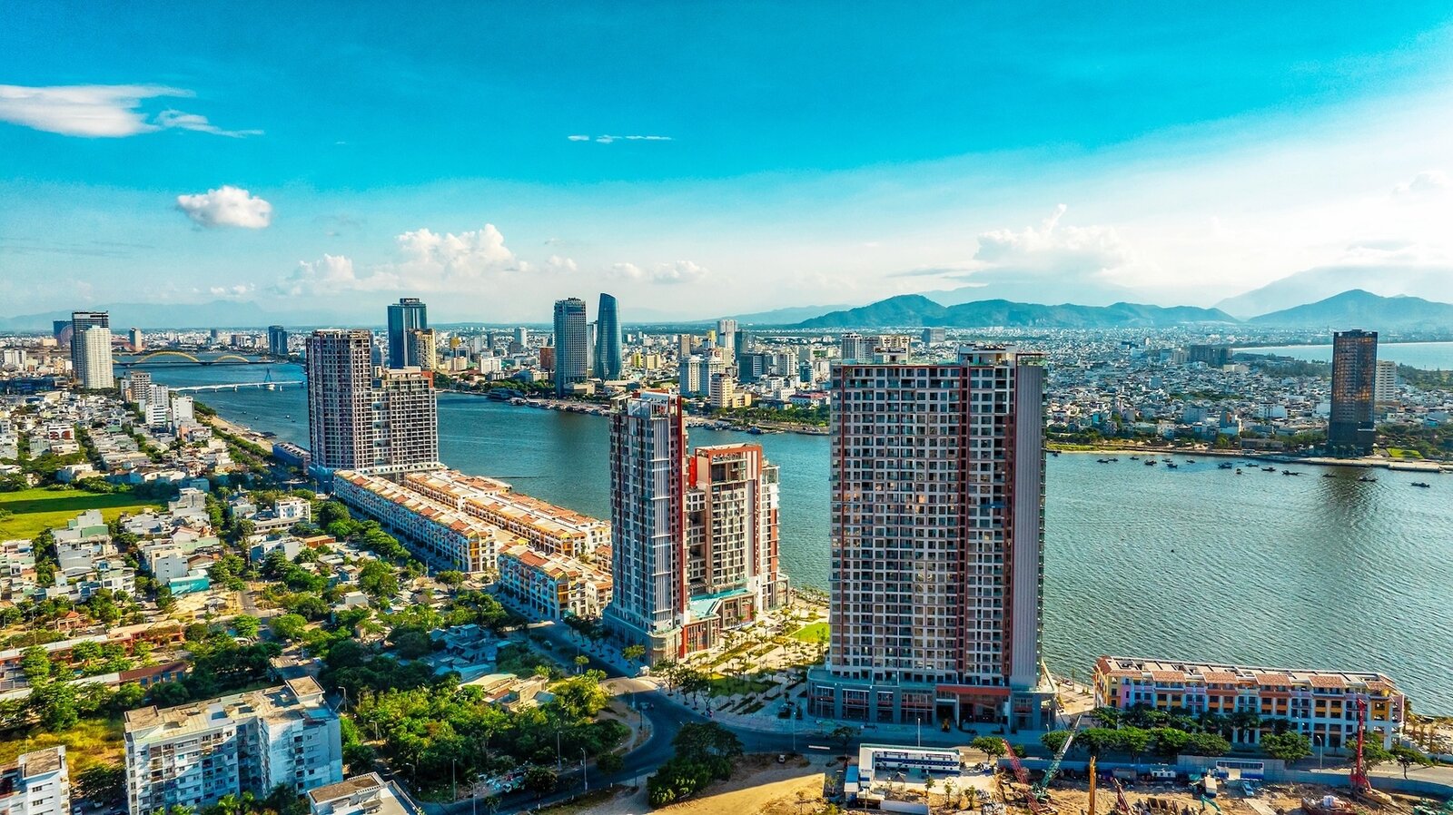 “Check VAR” các tòa căn hộ Sun Group Đà Nẵng: Khi tiến độ thần tốc và pháp lý trở thành “bảo chứng vàng”