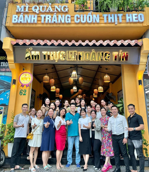 Ẩm Thực Hoàng Tín - Bánh Tráng Cuốn Thịt Heo